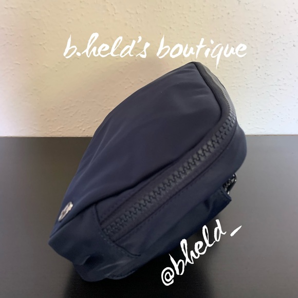 🆕 lululemon Everywhere Belt Bag *Large Version 2L Volume in True Navy New NWT - Picture 5 of 16